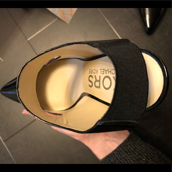 Like New Michael Kors Maya Pumps - Picture 4 of 7